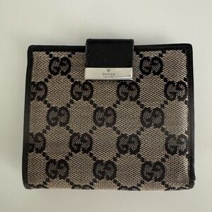 🔥🔥Gucci 🔥🔥 vintage GG monogram compact snap wallet